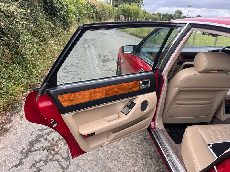 Jaguar xj6  fwcwo2ecefbcw5aarfmm