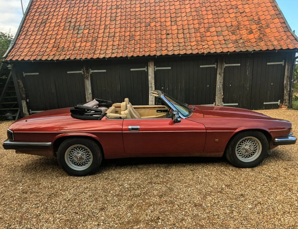 Jaguar xjs uhhm51pzh jcucj4n4ypm
