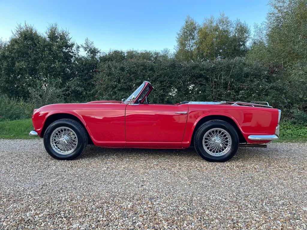 Triumph tr4 zwemxrav6ka13f3yio rs