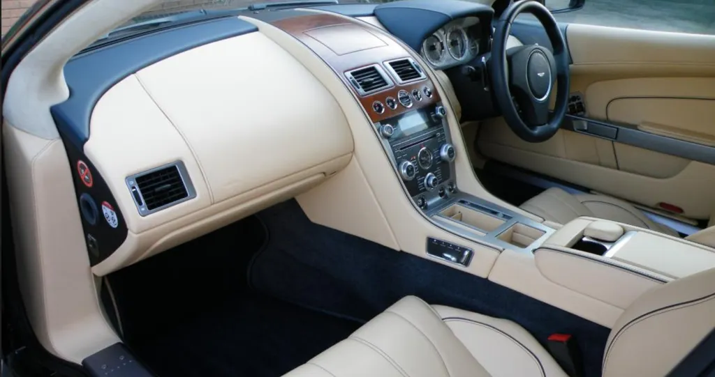 Aston martin db9 d0sgl5nyzfearjug3gqqc