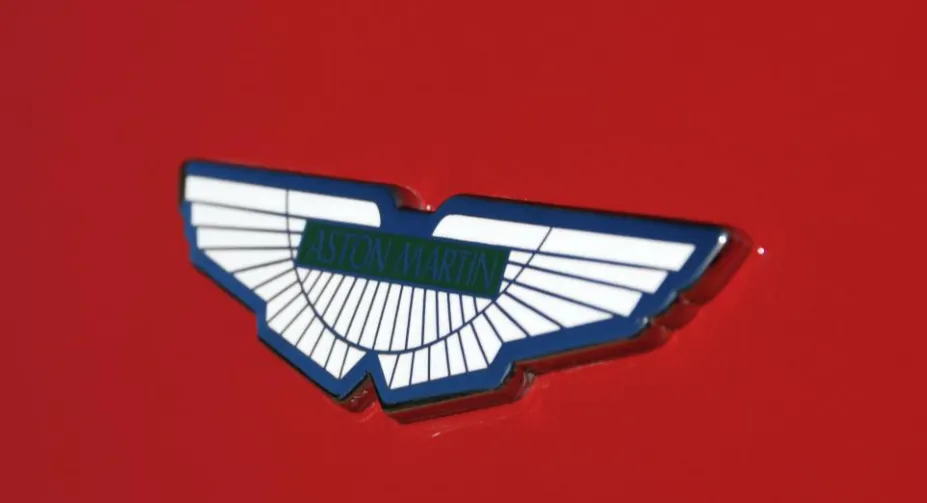 Aston martin v8 vantage voalante dymrveu ldka8tic5sysw