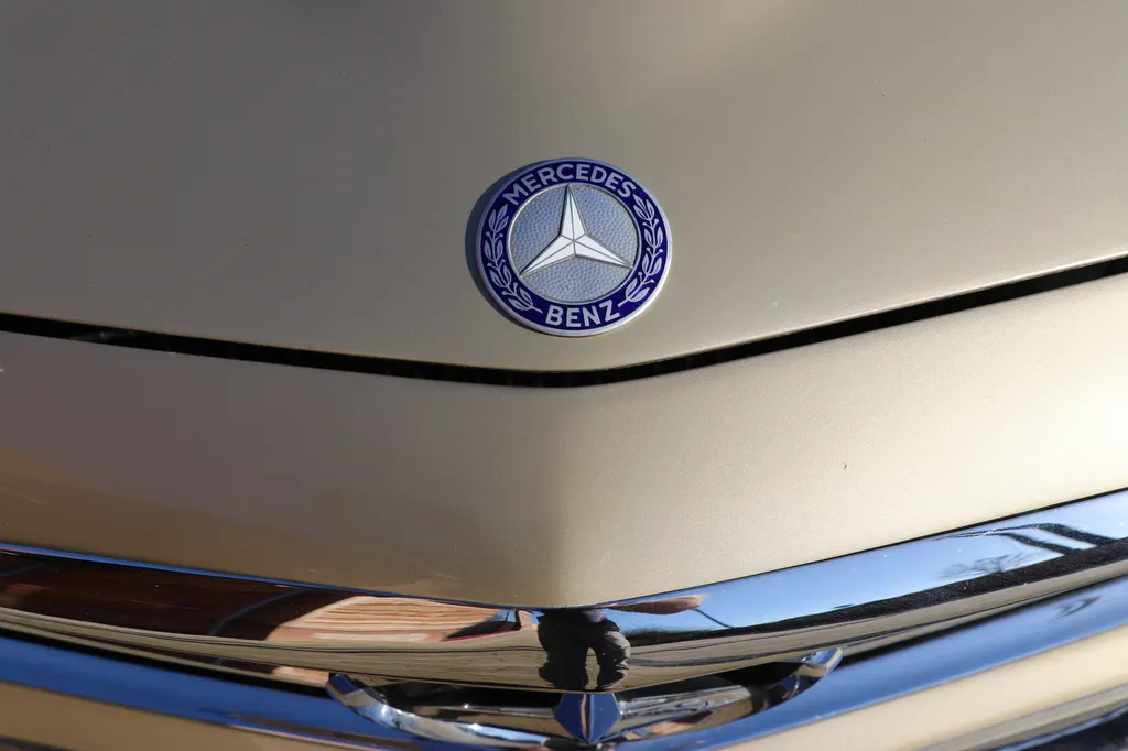 Mercedes benz sl280 aj9ephdqfyrfpys64tq52