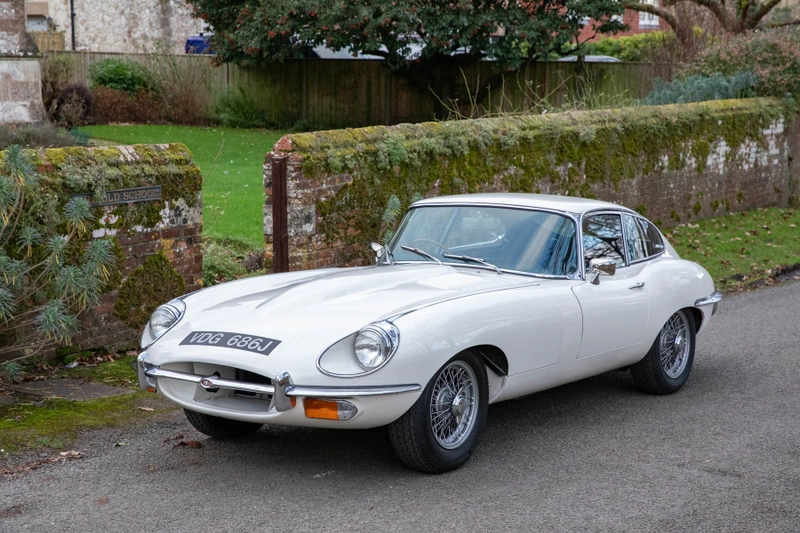 Jaguar e type series ii oq9uepajmppjkm9kxntc8