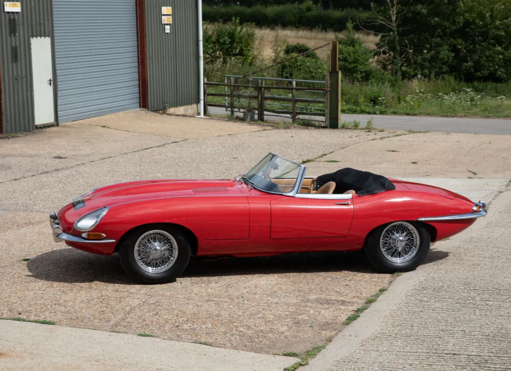 Jaguar e type s1 3.8  dceg kd0pacicmivudnkm