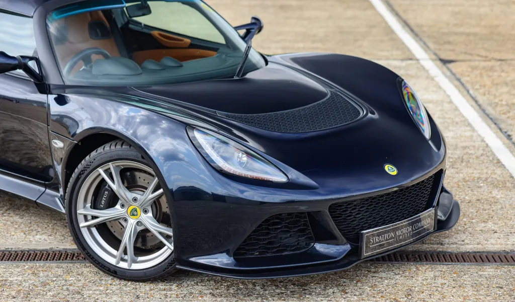Lotus exige xpi9eljkyom7au r6nzon