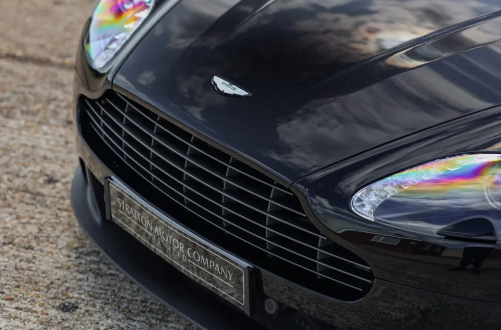 Aston martin v8 vantage wbo3y94maw2368govd7qx
