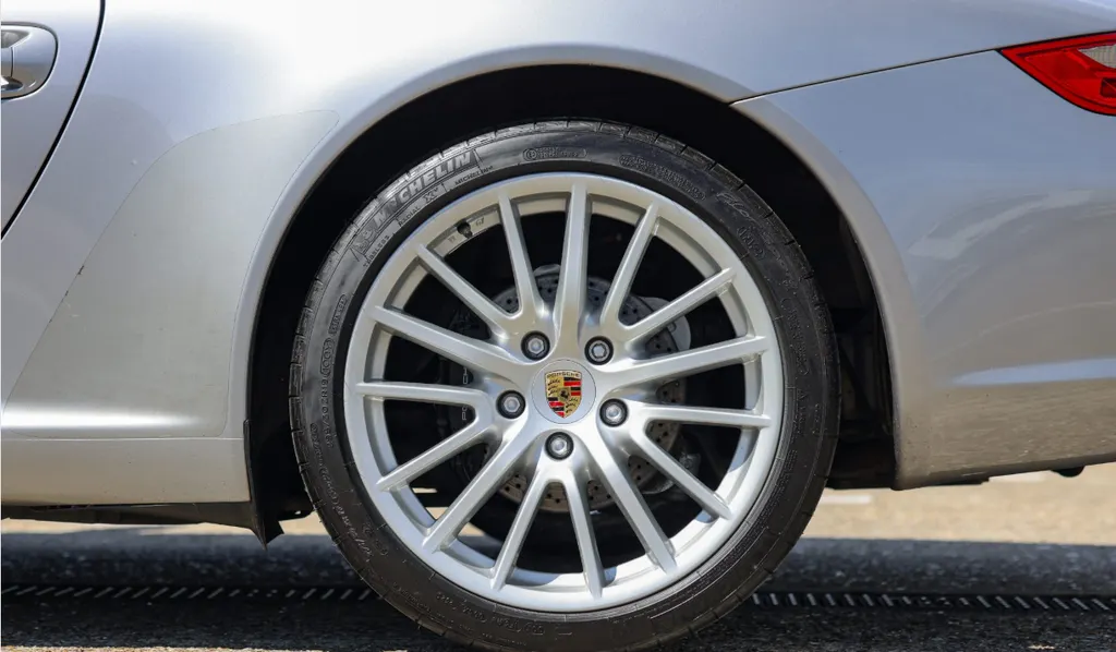 Porsche 911 1wd1bakp88hcfrp77kovx