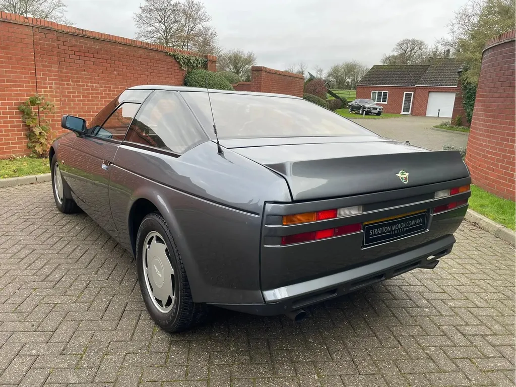 Aston martin v8 857ymo8mpnso5o7adhd1i
