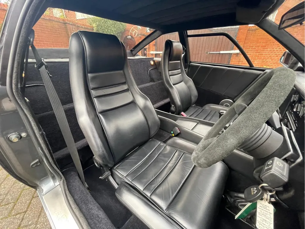 Aston martin v8 gpowecyjgqfqnp1wcnbsw