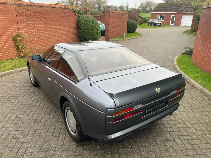 Aston martin v8 oyxcfeguxkm4bzupimixn