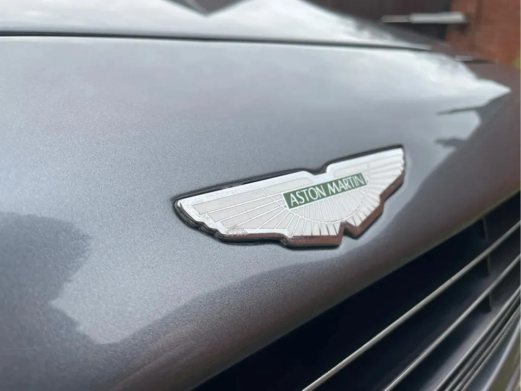 Aston martin v8 yq6asvuaxitgwayzfgw k