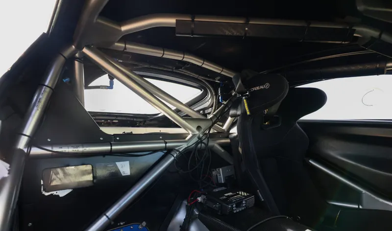 Aston martin v8  t1n0jgi3wh5o3leprvhel