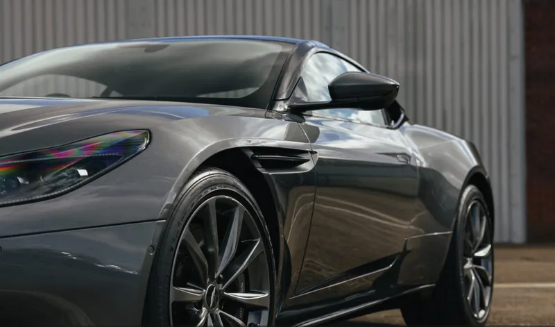 Aston martin db11 a8ky0  isprj vkzt2qeu