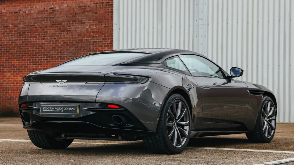 Aston martin db11 fb7 w6per7vd0qh7oexvt