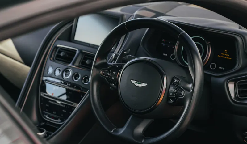 Aston martin db11 vefxo3qjc7wbutsllbwa0