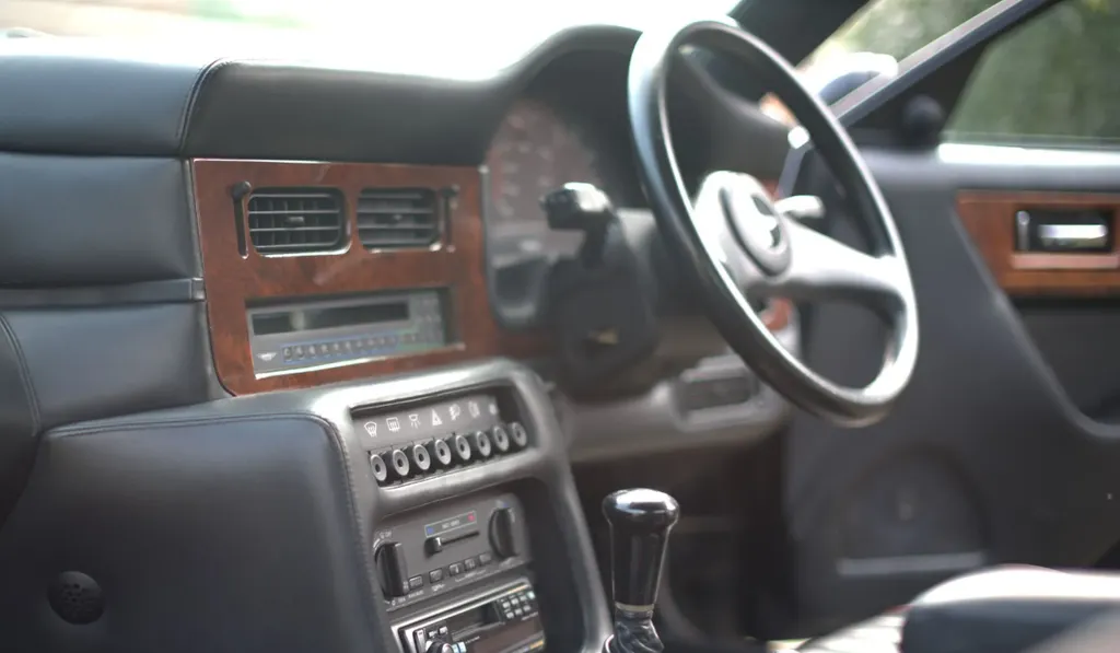Aston martin virage oycpgfawnjgtpoqwztagk