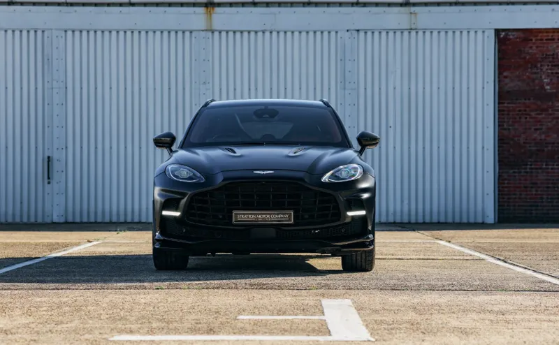 Aston martin dbx 4bnhkvh1pbv4nzsjuvucw