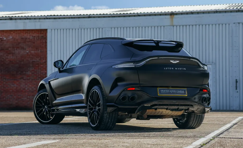 Aston martin dbx 6tv7wodrbtygngu8oe0ga