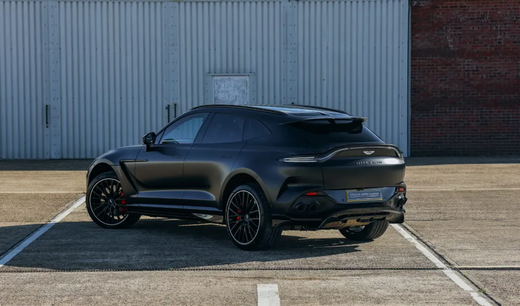 Aston martin dbx hdyz52mnm5s8glarcimde