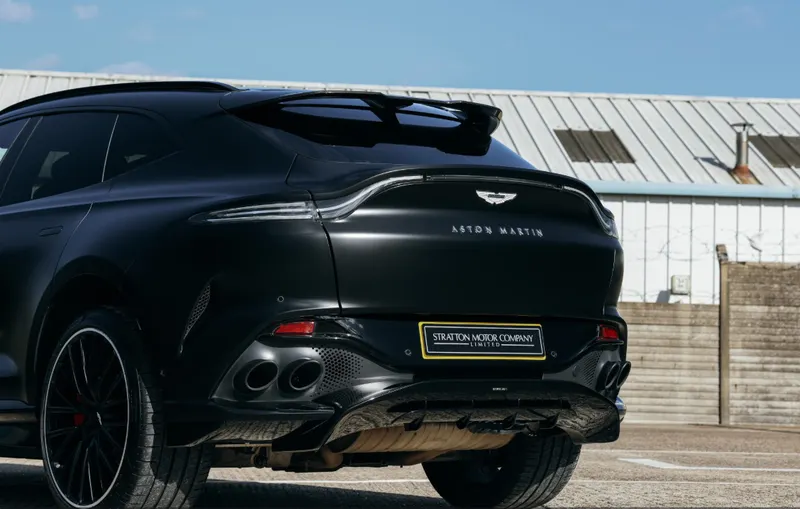 Aston martin dbx talxplqqvcixtxq cd 1o