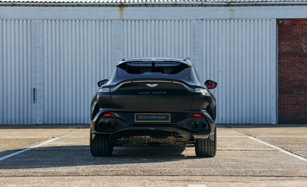 Aston martin dbx zx0ov67suvrf3xccanwa6