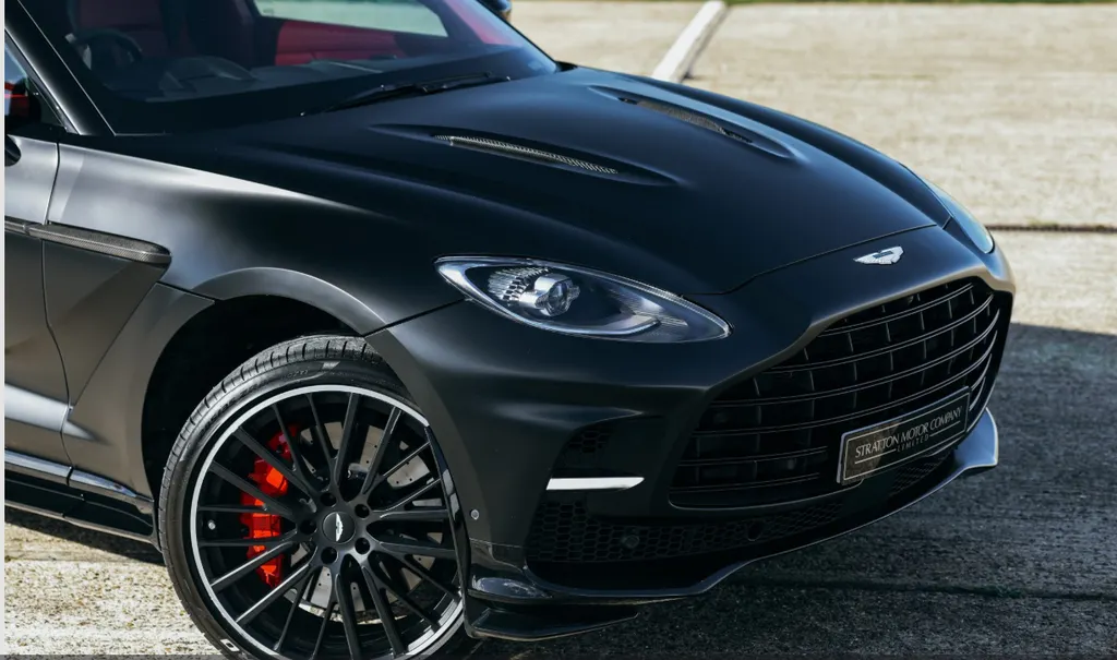 Aston martin dbx wbr bweyni anlay aey9