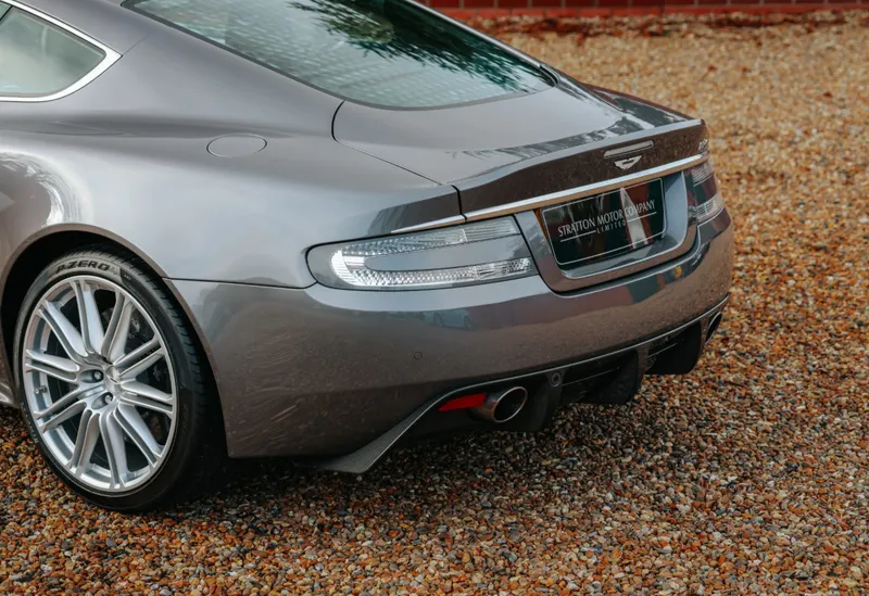 Aston martin dbs  52mekqtji17nv60bbtzub