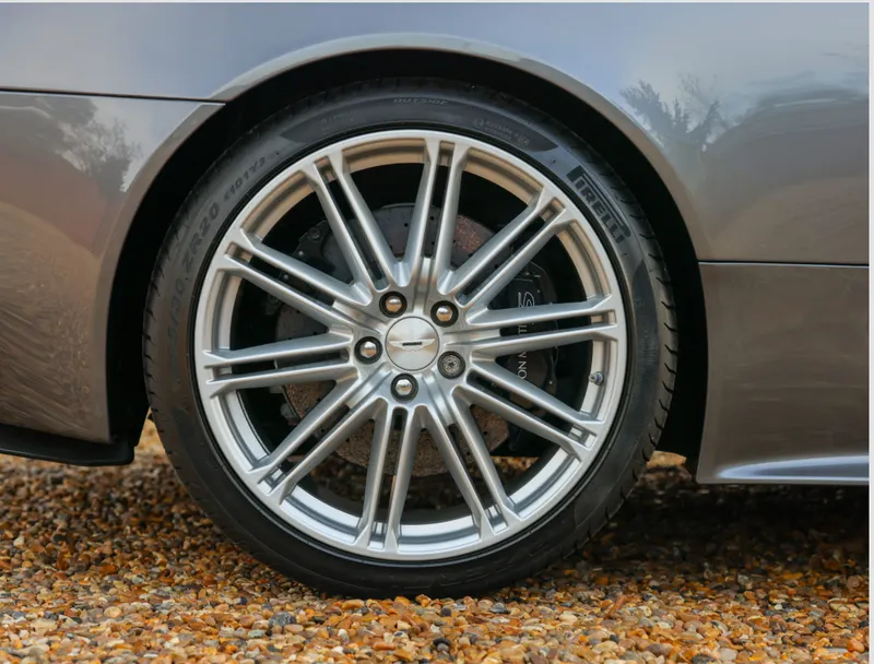 Aston martin dbs  5e 1ngluafuozbqt6ie k