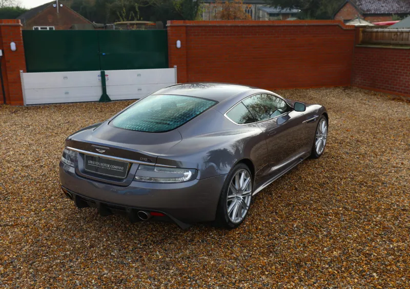 Aston martin dbs  vhnkiuo49bcedjhnq8s0i