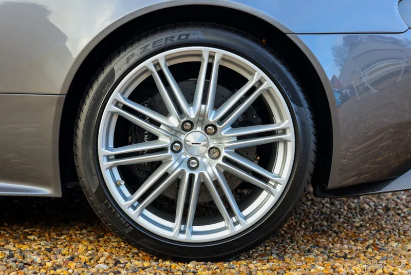 Aston martin dbs  s8p6fedudmxtx661a2fqt