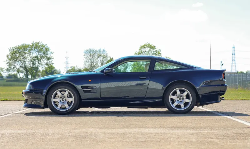 Aston martin vantage 7v6idlk4ymuxs3zlz21dp