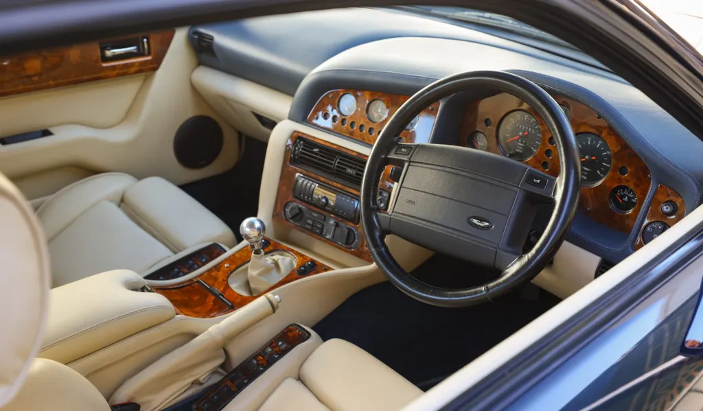 Aston martin vantage 8b67atfzuttp352y7snal