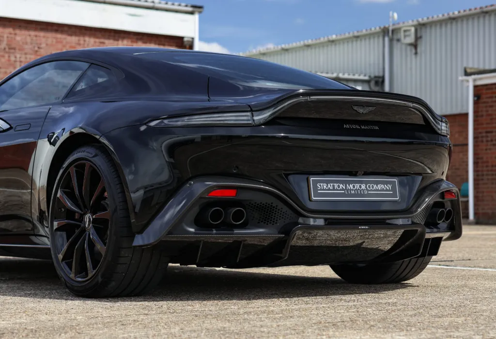 Aston martin v8 vantage 2kbpx1efgo63dw73zs4uu