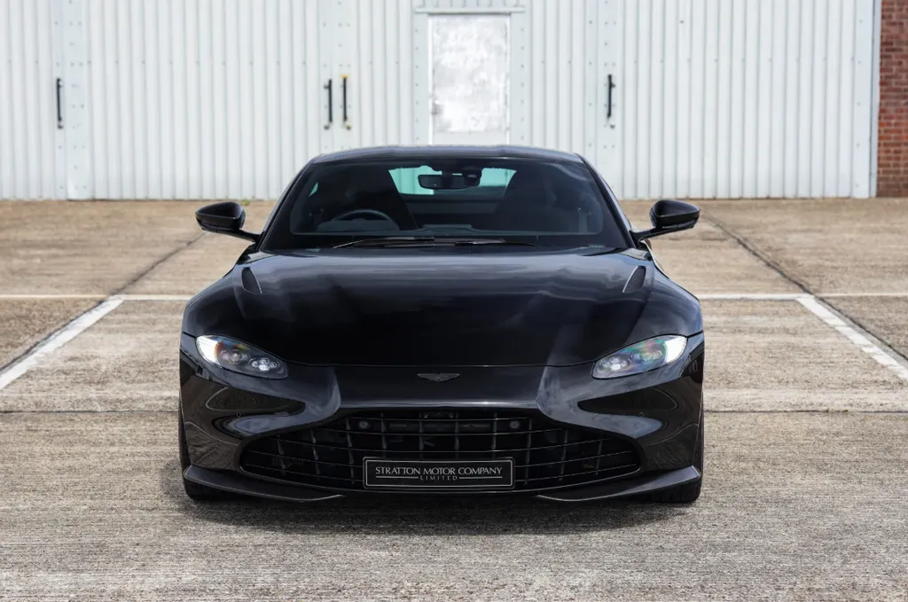 Aston martin v8 vantage lrobigrwmtkue3cj 8hxr