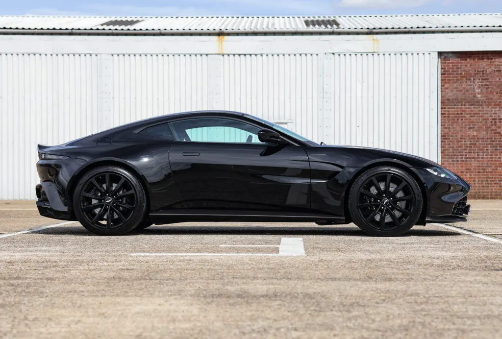 Aston martin v8 vantage glmpqcpgoqmgapkquwgxi