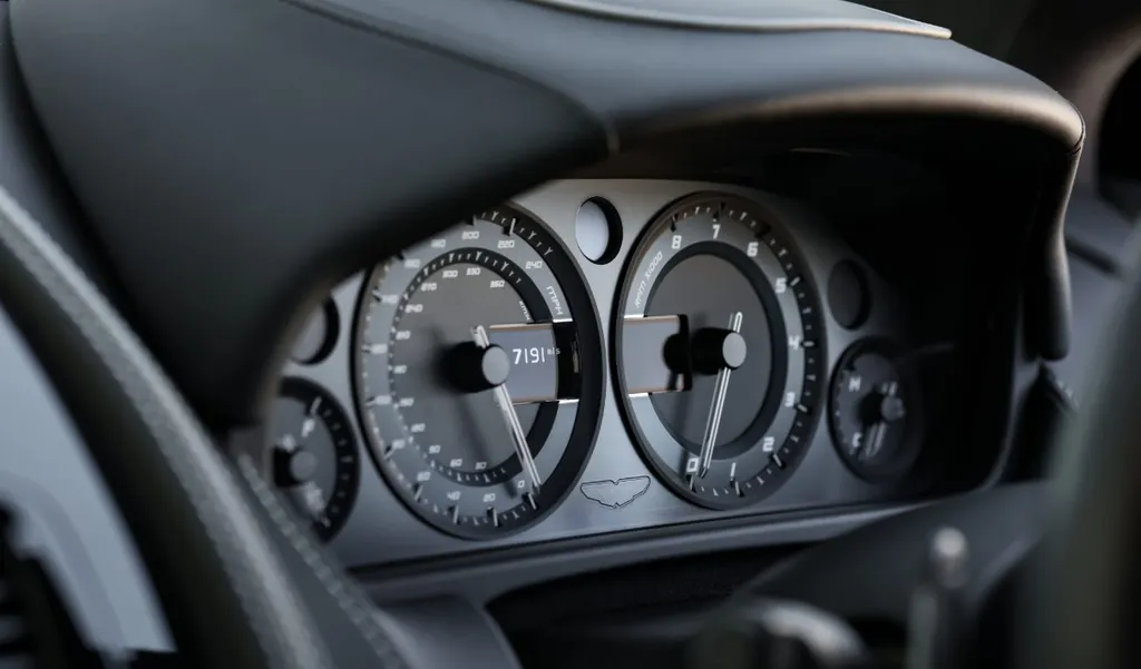Aston martin  db9 onko usbsgenibwbee4wj