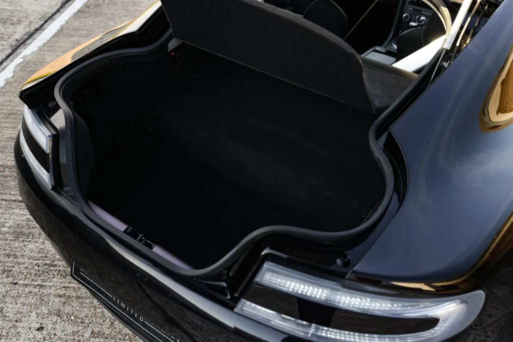 Aston martin v8 xw03cnafs85ntfr8 hxbr