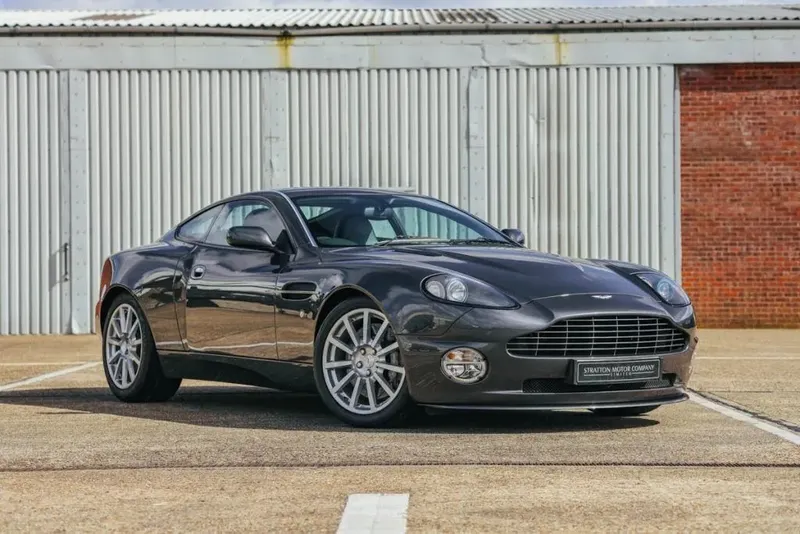 Aston martin vanquish trffue2dsk4gjtljq2glc