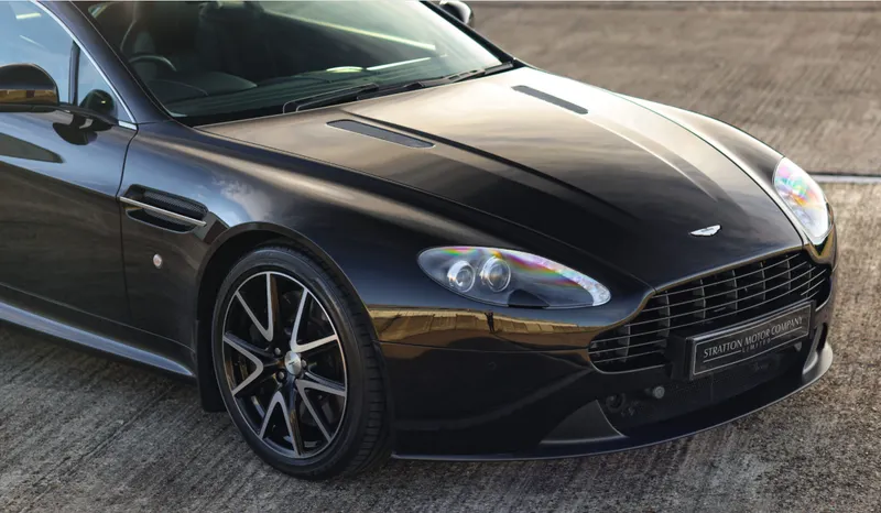 Aston martin v8 vantage i9gc1u1gxslikihmcvpc 