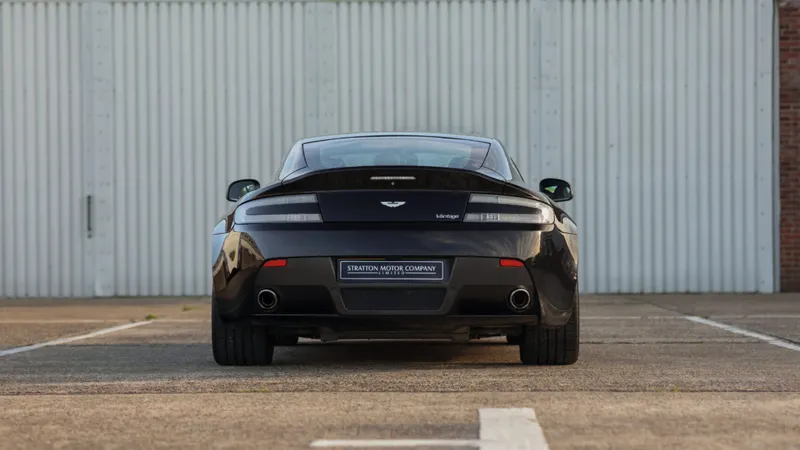 Aston martin v8 vantage zi b0u6swv6 qtbw8ny80