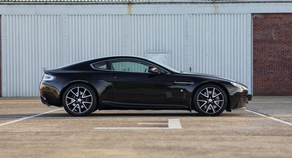 Aston martin v8 vantage ohwuuvkr3rcrqm dpinke