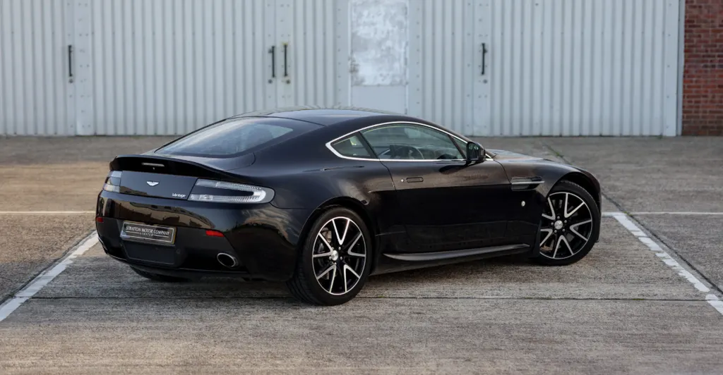Aston martin v8 vantage vhjy745oqewcnt9vwnjnx