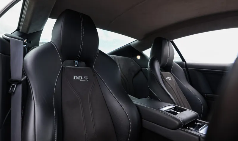 Aston martin dbs gu8aps6644n2nwptceuhk