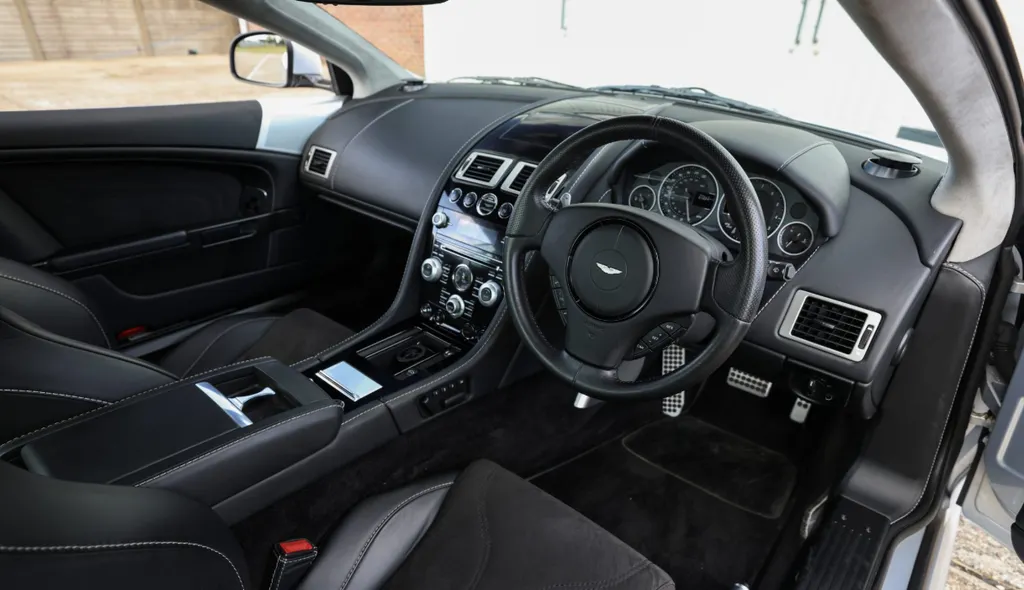 Aston martin dbs f0vnl ozogh4xgqofjj 1