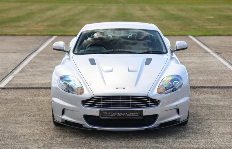 Aston martin dbs fuhadfpmhb3qnzdaq96qi