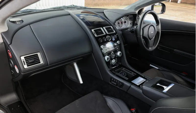 Aston martin dbs ii6kactyrujwsbzu2ojtt