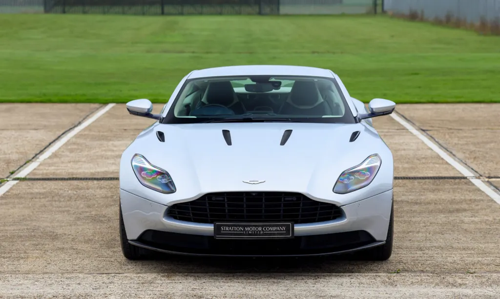 Aston martin db11 n8z5jevwgcpdkemwo4bxq