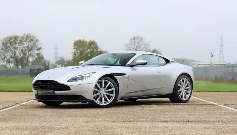 Aston martin db11 nioxwrcq pnqgc6i8ku9 