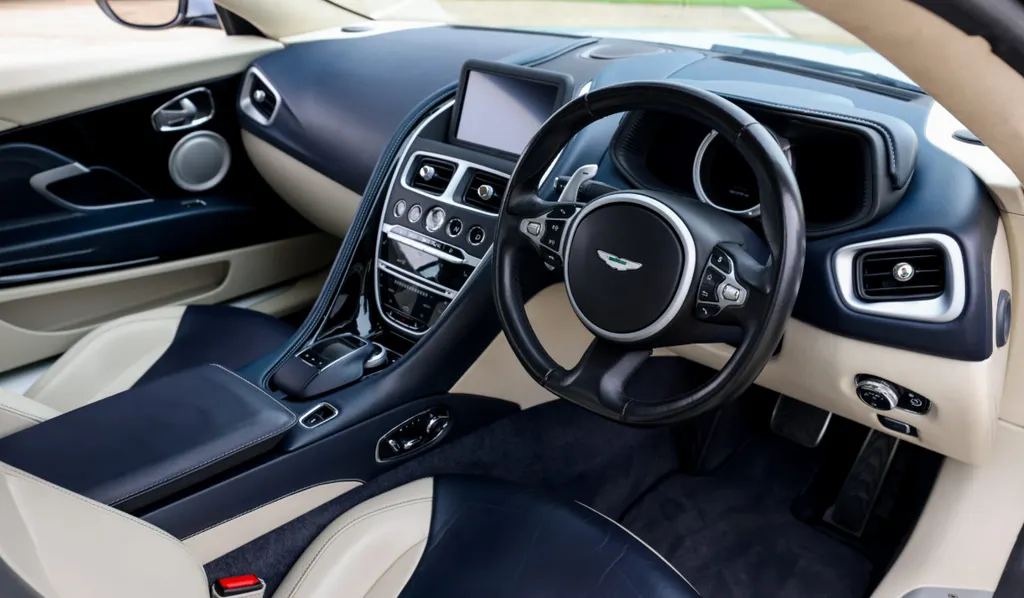 Aston martin db11 k3mmupe5hbysl6lvxym4z