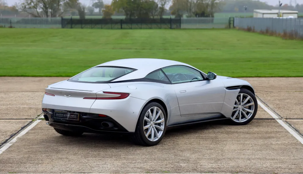 Aston martin db11 x znqvmjq68qf8aqy2nbv